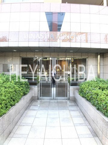 ディナスティーア三ノ輪のエントランス