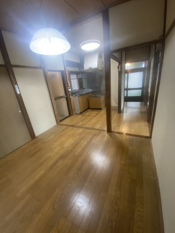 【 売主 】鶴見区上の宮1丁目　戸建（2棟付）の居間・リビング|建物②（平家）