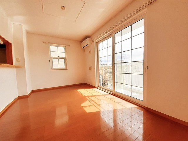 ラフレシールウエストの居間・リビング