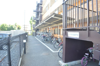 【駐輪場】 | ダイアパレス与野本町 | 利用しやすい導線でいつも整理されています。