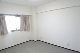 【洋室】 | ダイアパレス与野本町 | 東向き６帖のお部屋は主寝室としてお使いいただくのがお薦めです(^^)/