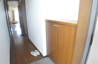 【玄関】 | ダイアパレス与野本町 | 我が家の顔「玄関」。シックで使い勝手の良さも魅力です。