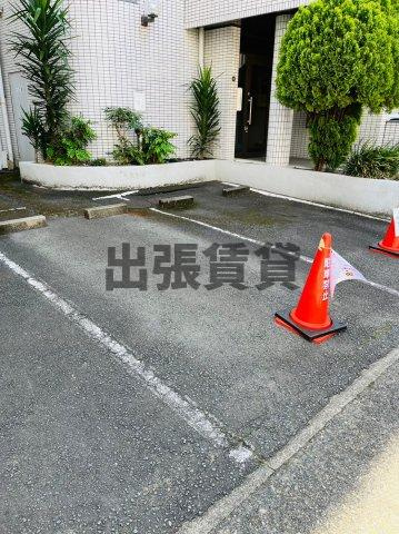 WELL BEING 大須の駐車場