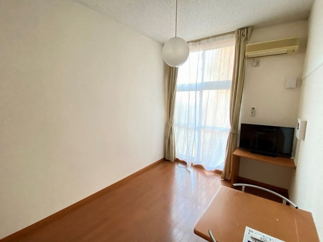 レオパレスエトワールの居間・リビング|ゆったり過ごせる居間です