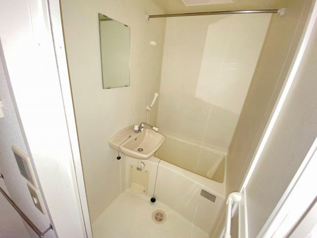 レオパレスエトワールの浴室|きれいなお風呂です