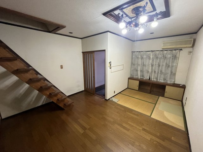 【居間・リビング】 | 堺市北区南長尾町５丁戸建