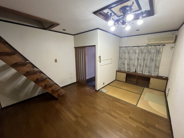 【居間・リビング】 | 堺市北区南長尾町５丁戸建