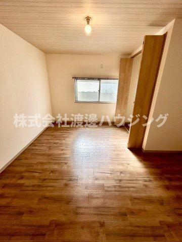 豊中市立花町一戸建の洋室