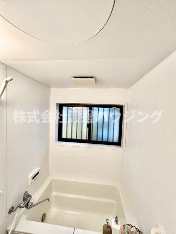 豊中市立花町一戸建のその他|窓