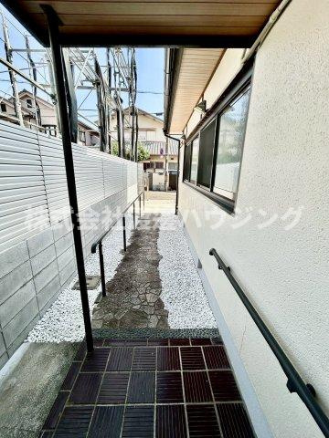 豊中市立花町一戸建のエントランス