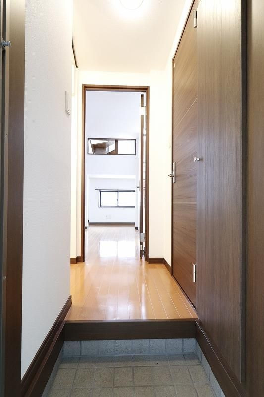 アサンブラージュ藤崎の玄関