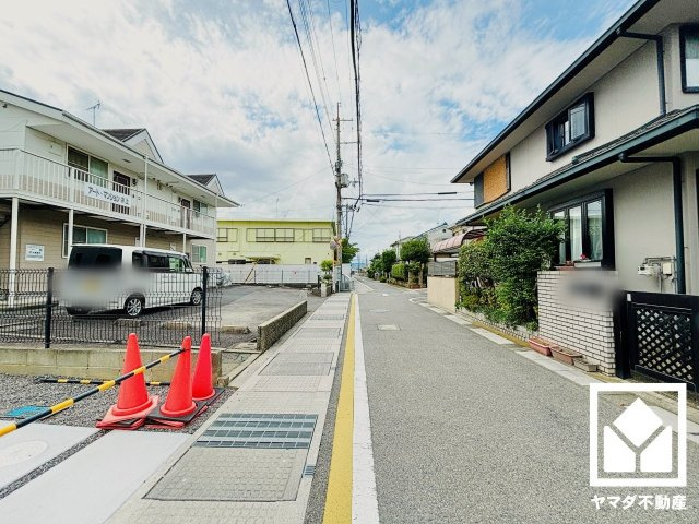 栗東市高野　2期　1号地の前面道路含む現地写真