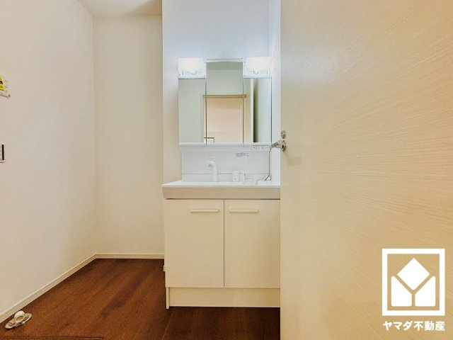 栗東市高野　2期　1号地の独立洗面台