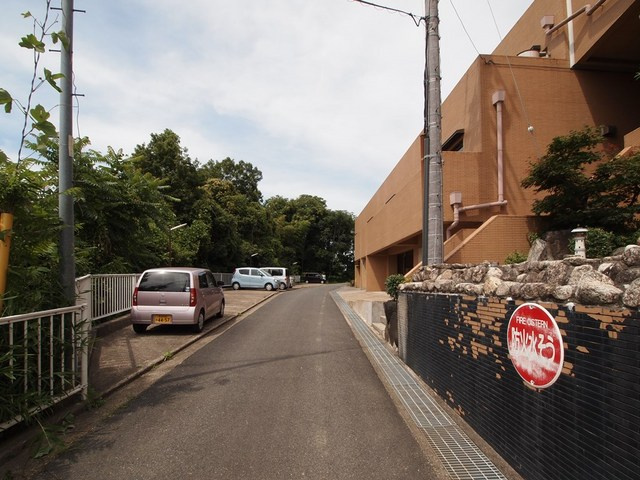 片岡山荘の駐車場