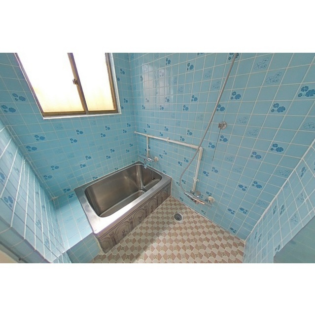 岐阜市則武の一戸建ての浴室