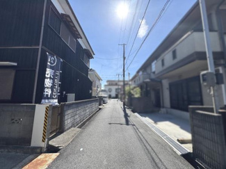【前面道路含む現地写真】