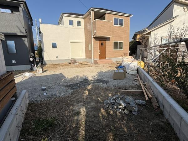 豊川市伊奈町出口59期　全3棟・3号棟の駐車場|施工例