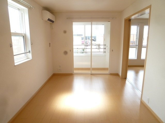 Ｇコ－ポＢ棟の居間・リビング|使いやすいリビングです