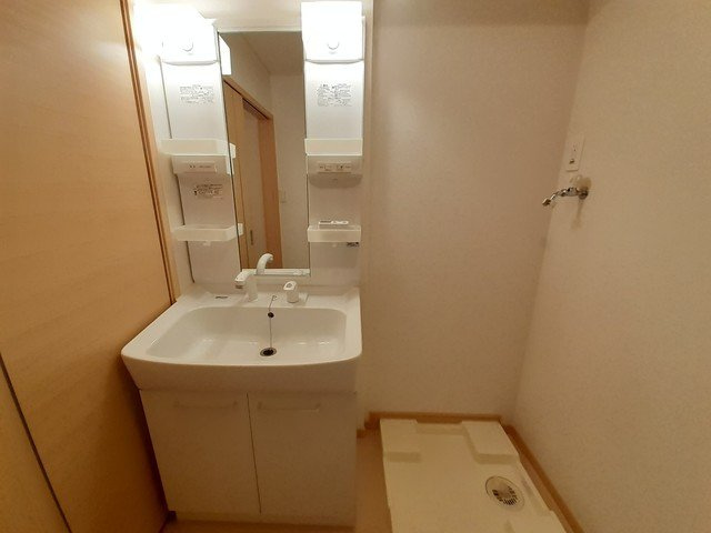 Ｇコ－ポＢ棟の洗面所|広い洗面スペース