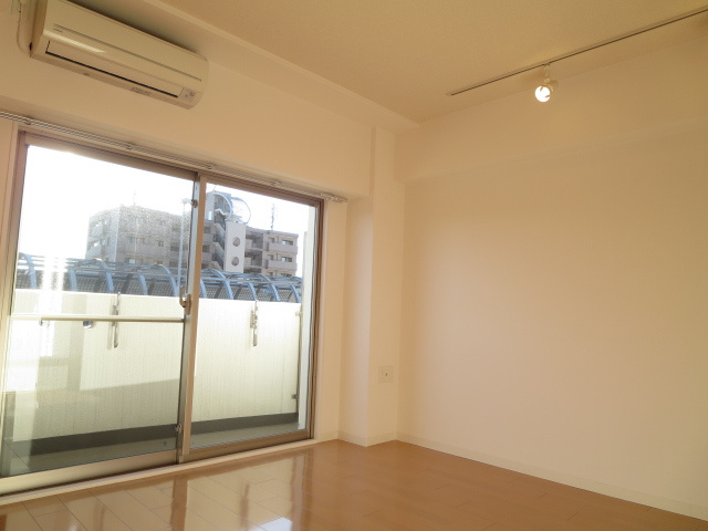 セレニテ甲子園Ⅰの居間・リビング