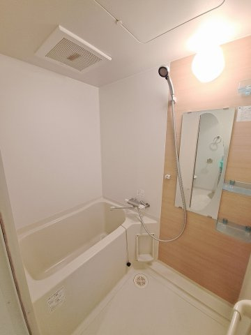 セレニテ甲子園Ⅱの浴室