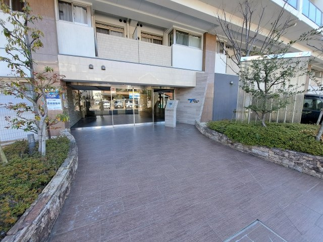 セレニテ甲子園Ⅱのエントランス