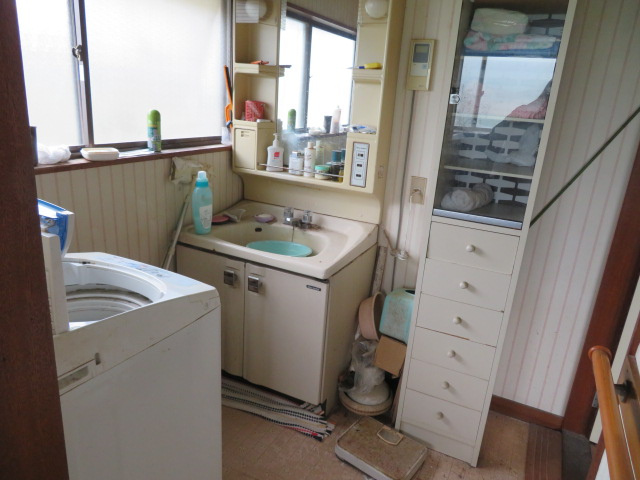 高崎市根小屋町　中古150の洗面所