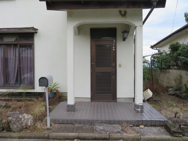 高崎市根小屋町　中古150の玄関