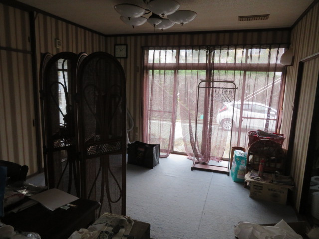 高崎市根小屋町　中古230の居間・リビング