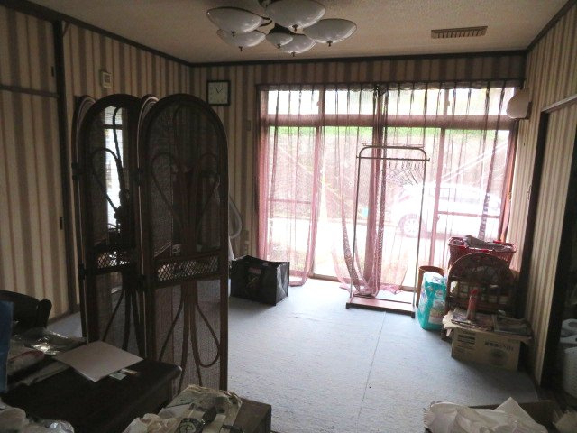 高崎市根小屋町　中古150の居間・リビング