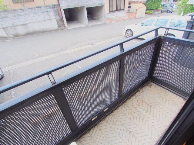 広島市安芸区矢野南１丁目のアパートのバルコニー