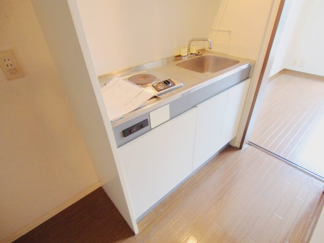 広島市安芸区矢野南１丁目のアパートのキッチン