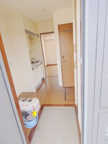 広島市安芸区矢野南１丁目のアパートの玄関