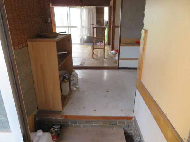 藤岡市藤岡　中古80の玄関