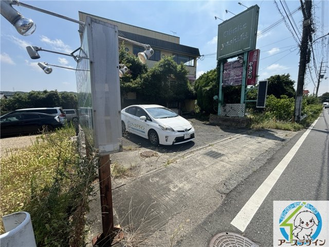 押部谷町押部　１棟売り店舗の駐車場