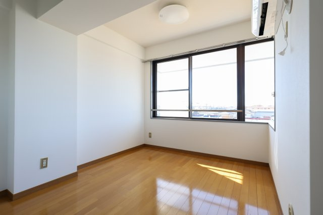 ラ・フェスタ小山の洋室|6.25帖洋室