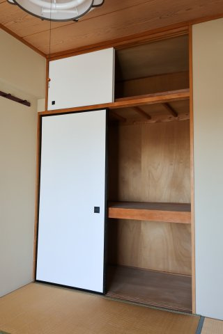 ラ・フェスタ小山の収納|6帖和室　収納
