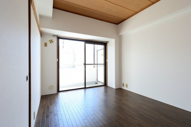 ラ・フェスタ小山の洋室|南側6帖洋室