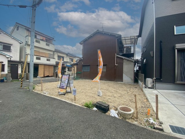 西五百住町　建築条件無し土地の外観|現地へご案内いたします！お気軽にお問い合わせ下さい♪ご予約いただけましたらお仕事終わりの遅い時間などお客様のご都合に合わせてご対応させていただきますのでお気軽にお問合せ下さい！