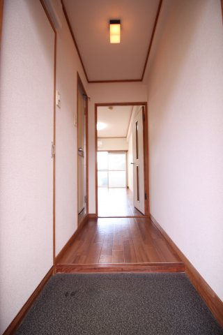 ファミール西舞子の玄関