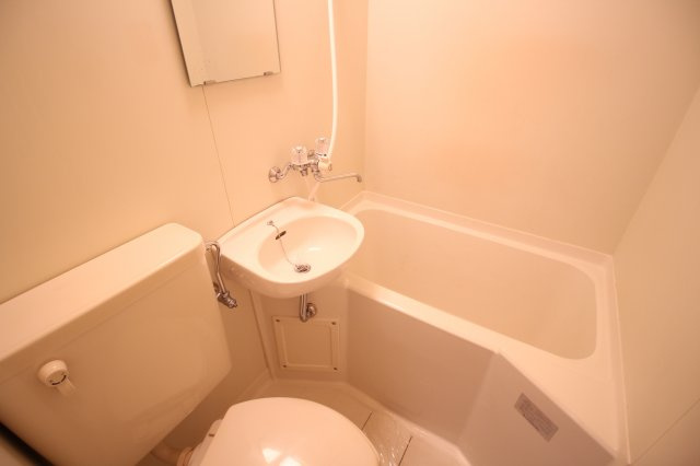 ファミール西舞子の浴室