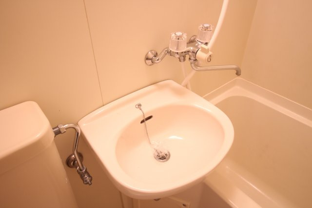 ファミール西舞子の洗面所