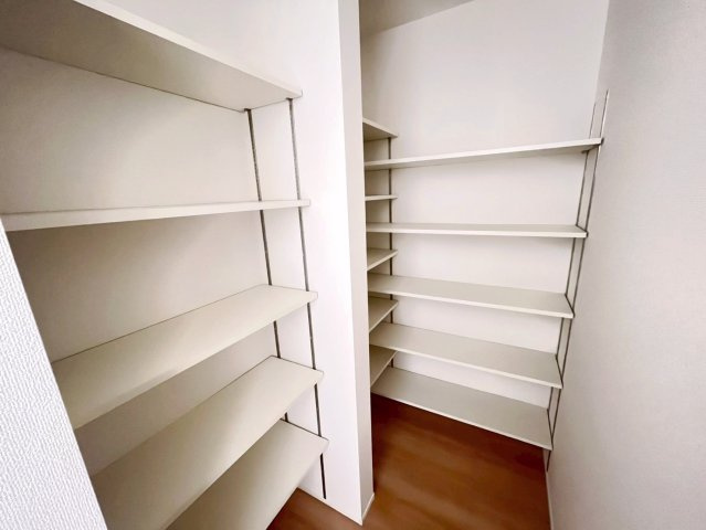 グラファーレ恩納村安富祖　1号棟の独立洗面台