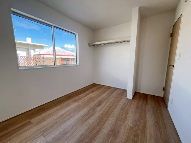 グラファーレ恩納村安富祖　1号棟の洋室|5.2帖