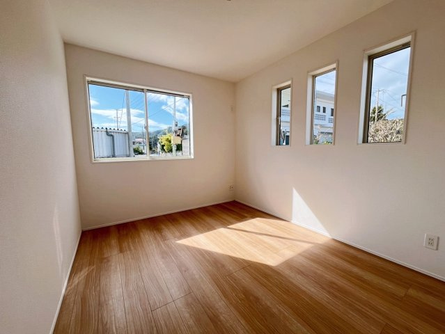 グラファーレ恩納村安富祖　1号棟の洋室|6.5帖