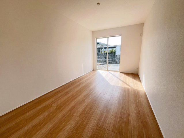 グラファーレ恩納村安富祖　1号棟の洋室|8帖