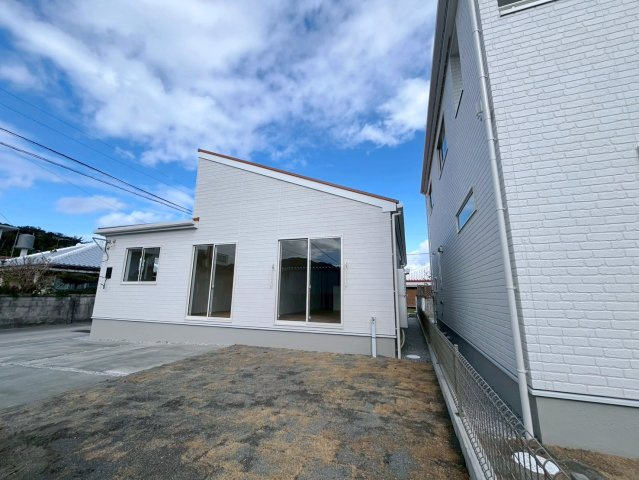 グラファーレ恩納村安富祖　1号棟の外観|お庭付き