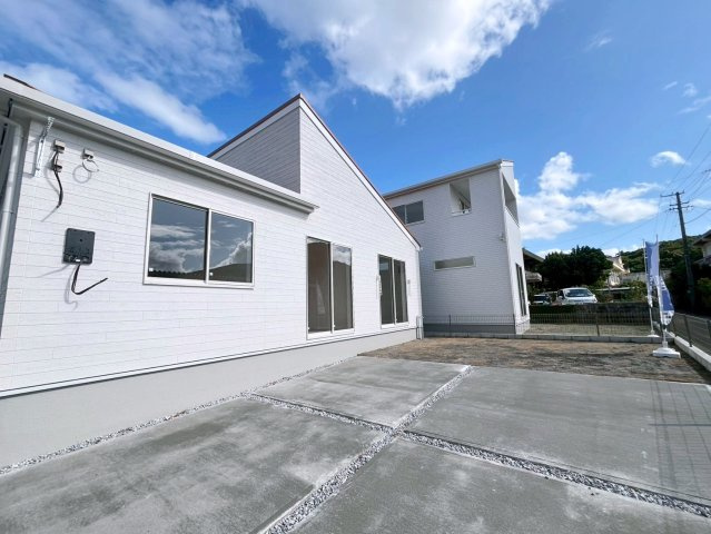 グラファーレ恩納村安富祖　1号棟の外観|お庭付き