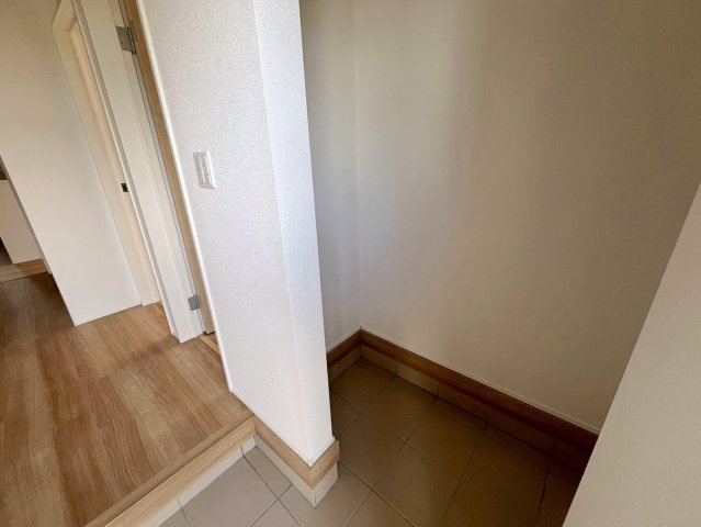 グラファーレ恩納村安富祖　1号棟の玄関|シューズクローク