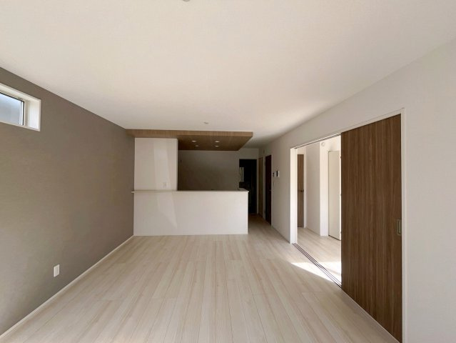 グラファーレ恩納村安富祖　2号棟の前面道路含む現地写真|全2棟